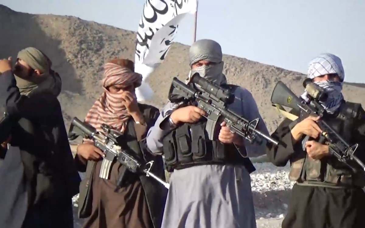 Taliban chiếm được tỉnh lỵ thứ 3 ở Afghanistan, quân chính phủ quyết tái chiếm